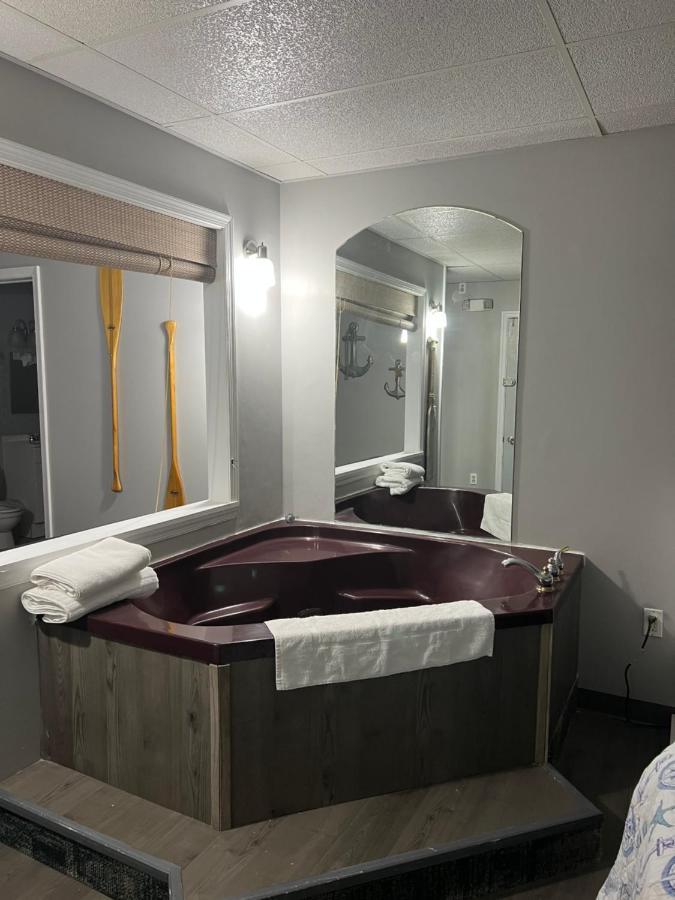 Carbone'S Beachside Guest Rooms Sylvan Beach 外观 照片